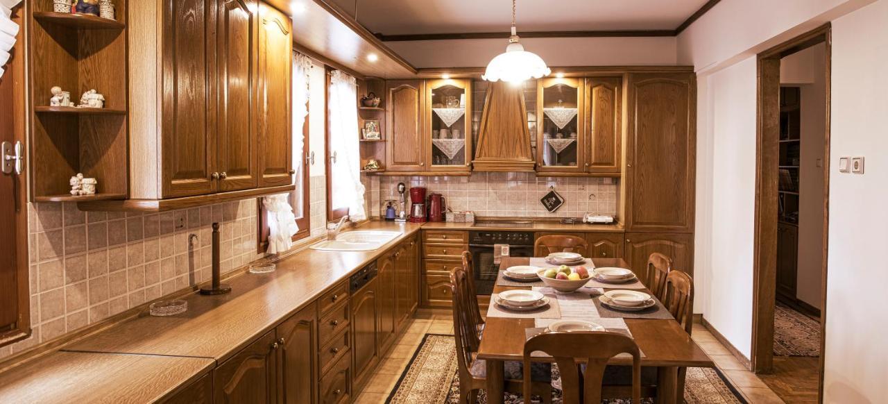 Georgia'S Guesthouse Kastoria Extérieur photo