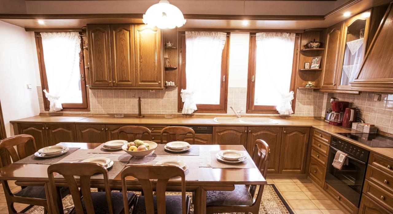 Georgia'S Guesthouse Kastoria Extérieur photo