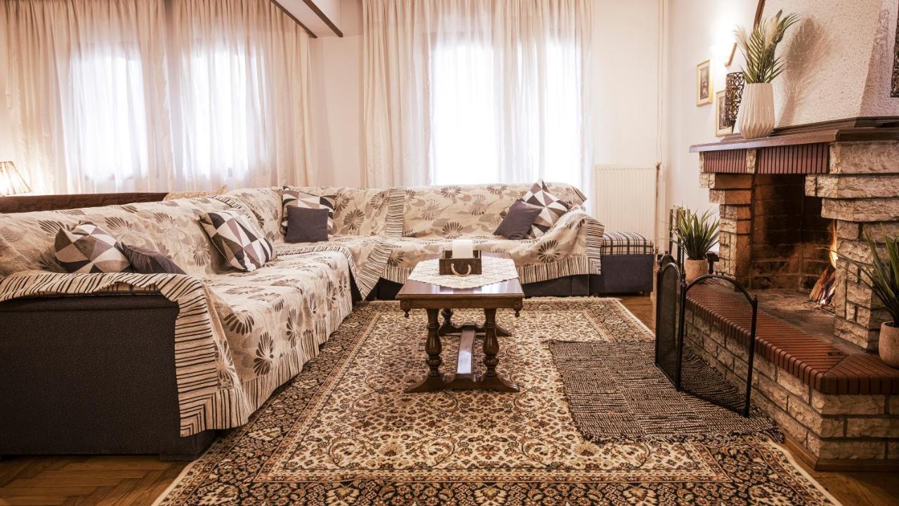 Georgia'S Guesthouse Kastoria Extérieur photo